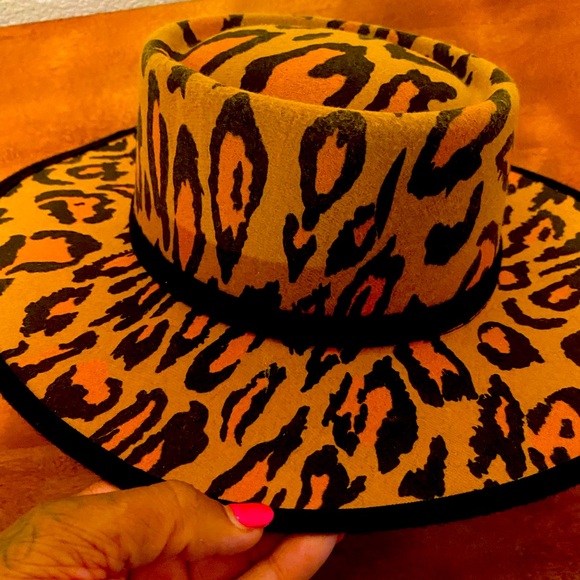 Lucky & Blessed leopard print hat - Picture 3 of 5